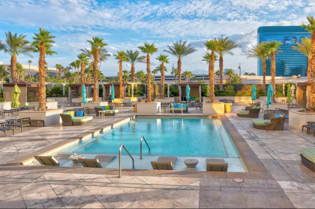 Balcony Full Strip View Suite Mgm Signature Free Valet Las Vegas Bagian luar foto