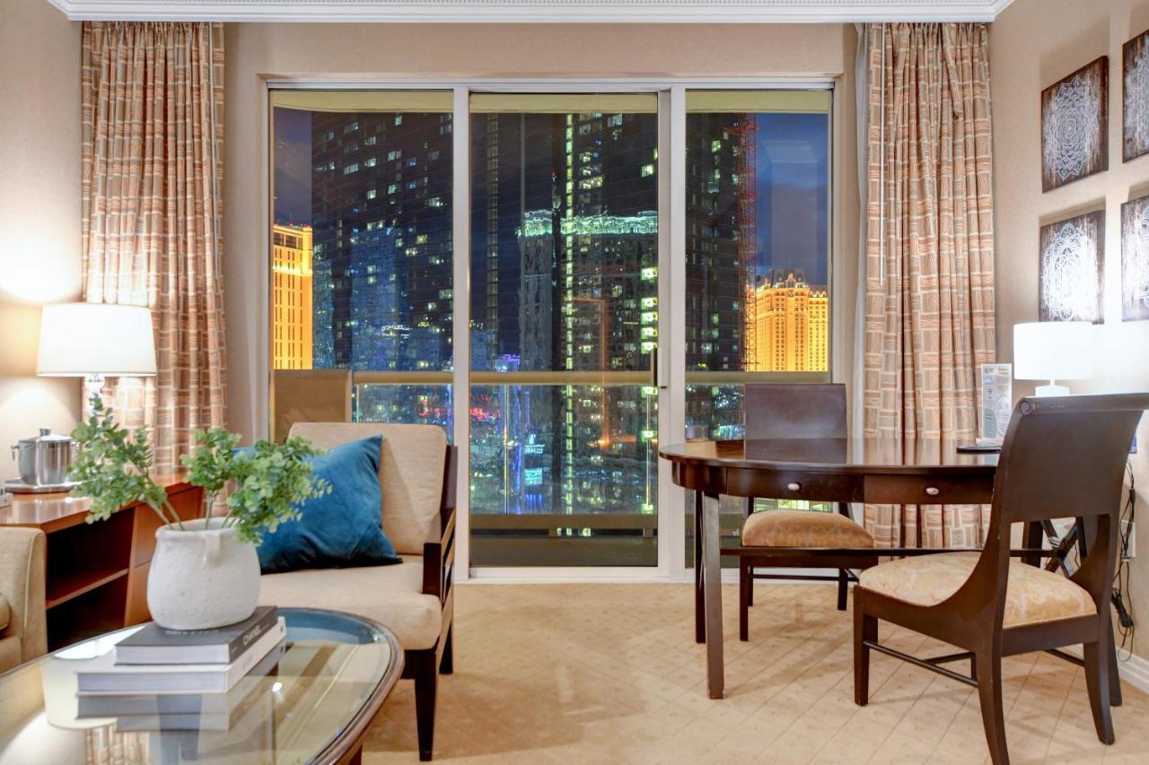 Balcony Full Strip View Suite Mgm Signature Free Valet Las Vegas Bagian luar foto
