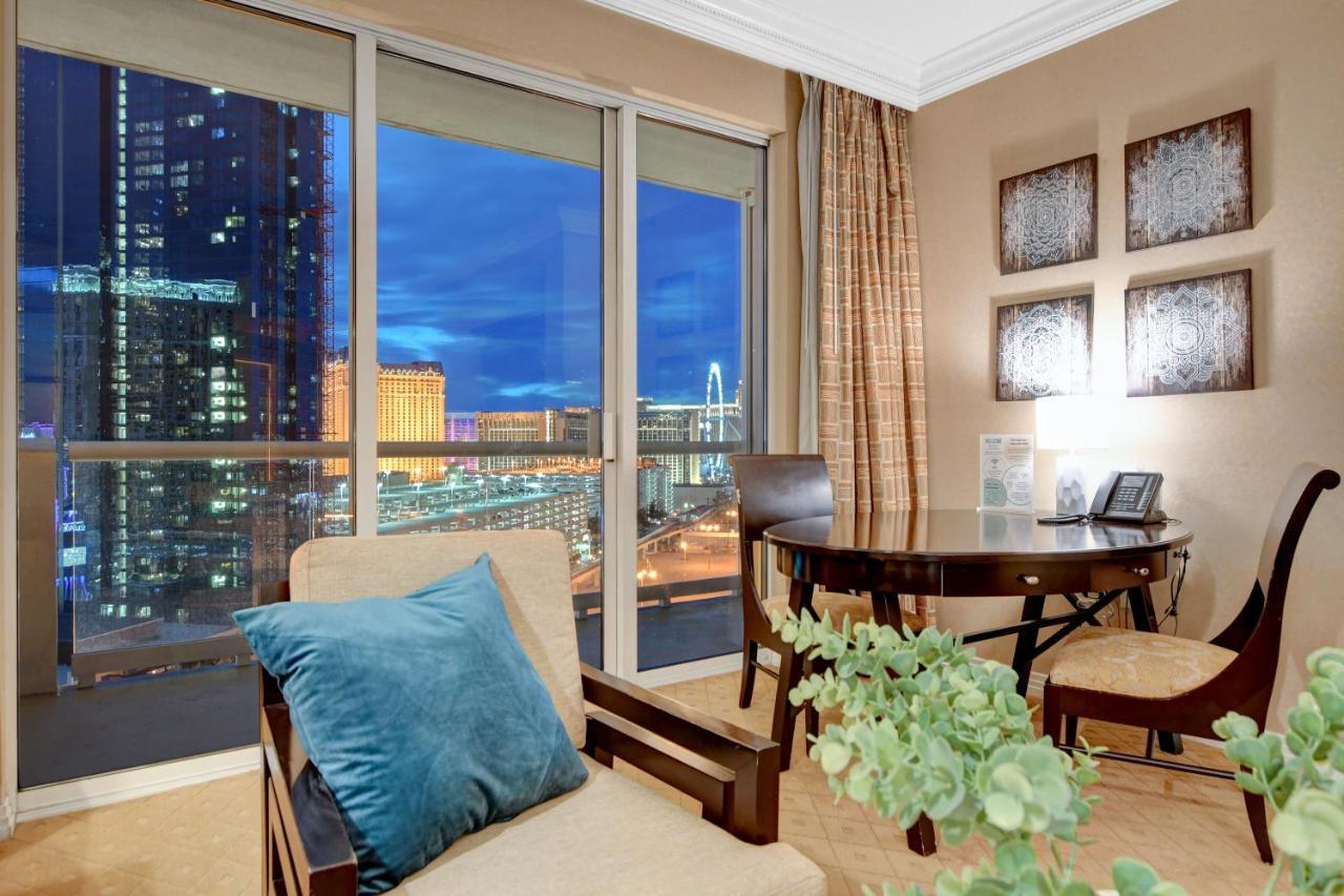 Balcony Full Strip View Suite Mgm Signature Free Valet Las Vegas Bagian luar foto
