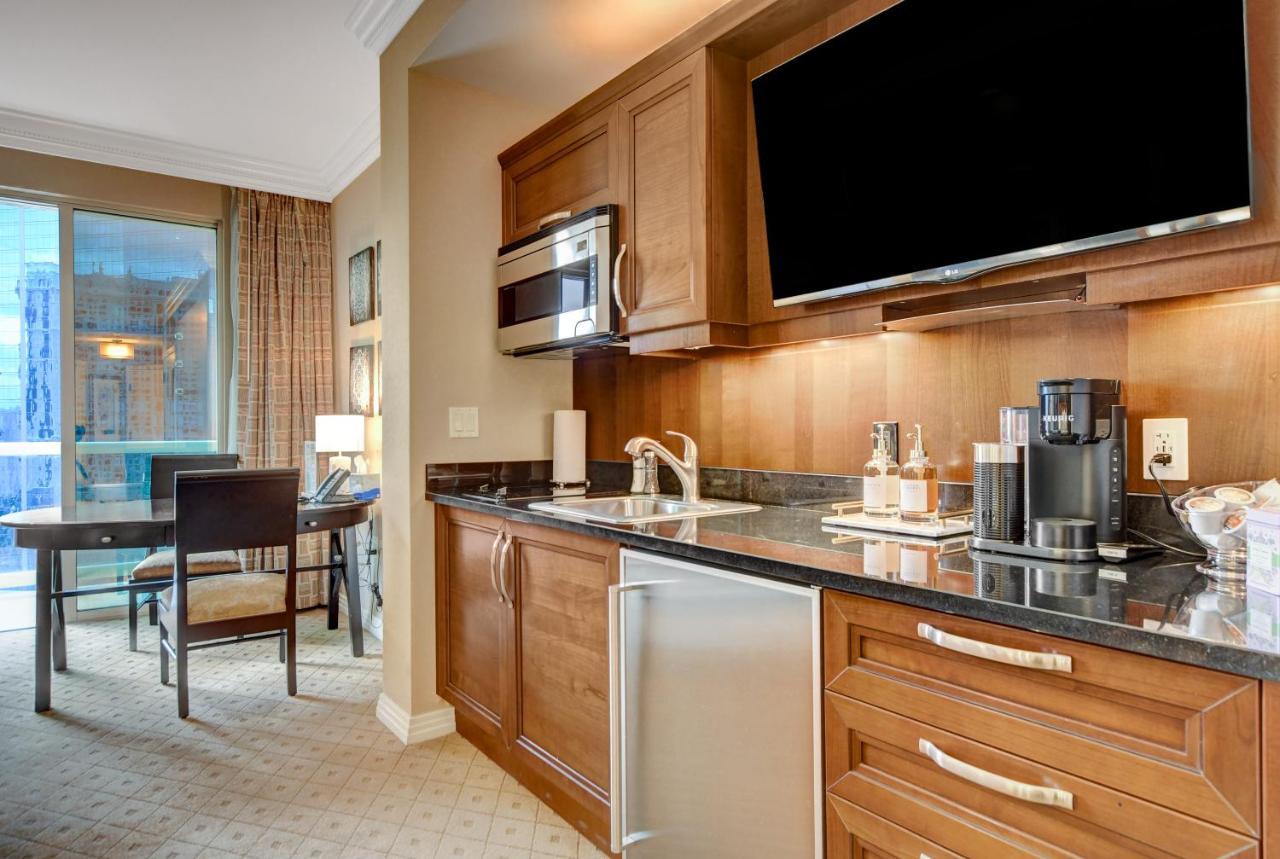 Balcony Full Strip View Suite Mgm Signature Free Valet Las Vegas Bagian luar foto