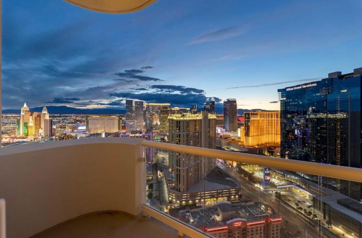 Balcony Full Strip View Suite Mgm Signature Free Valet Las Vegas Bagian luar foto